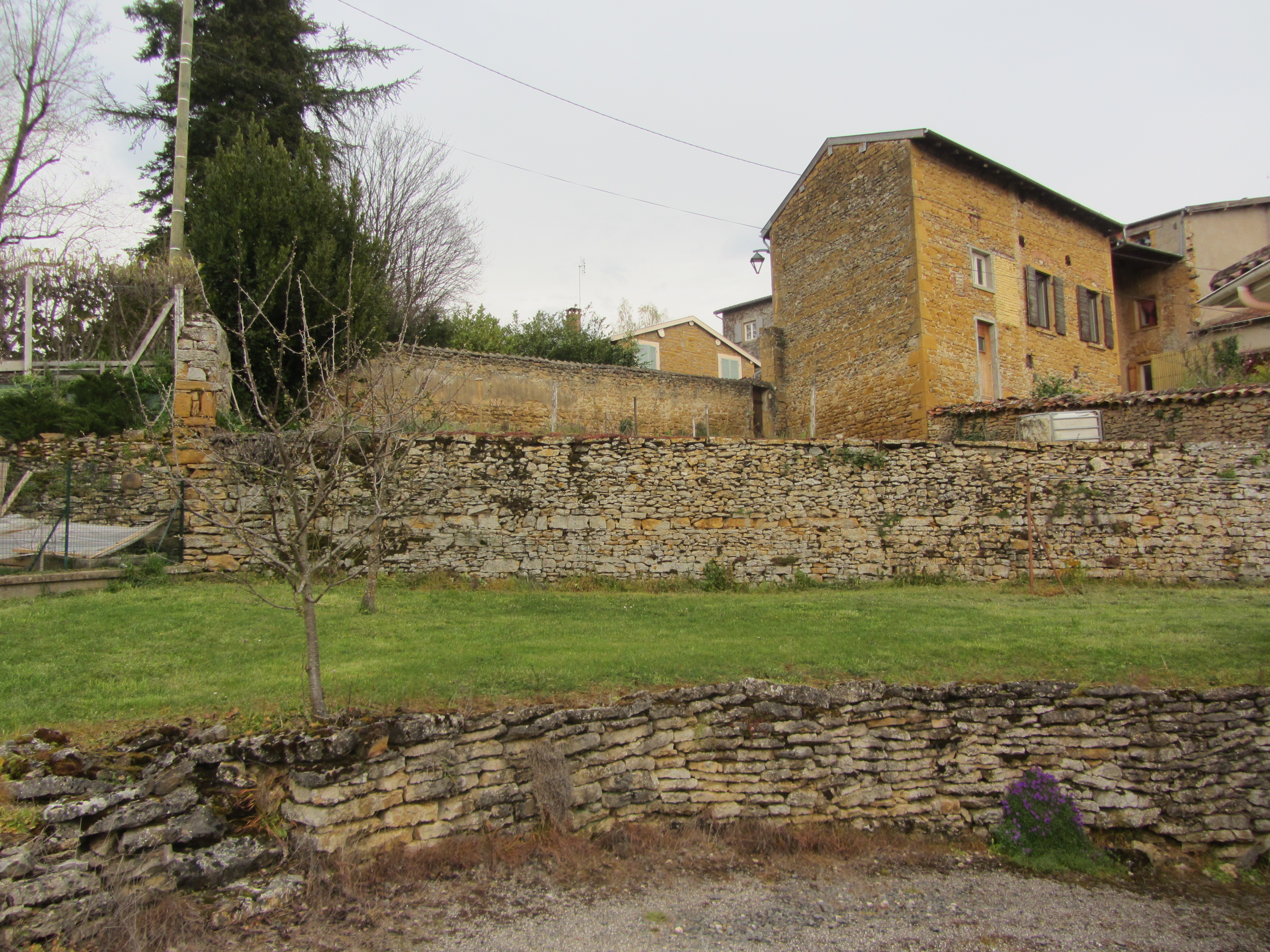 entrée de hameau, Bois-d'Oingt