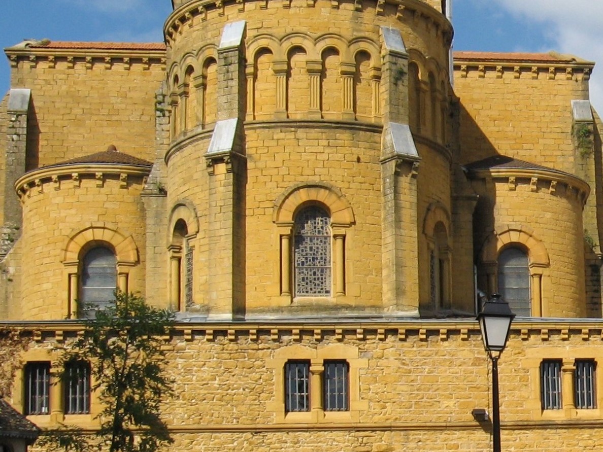 chevet de l'église du Bois-d'Oingt