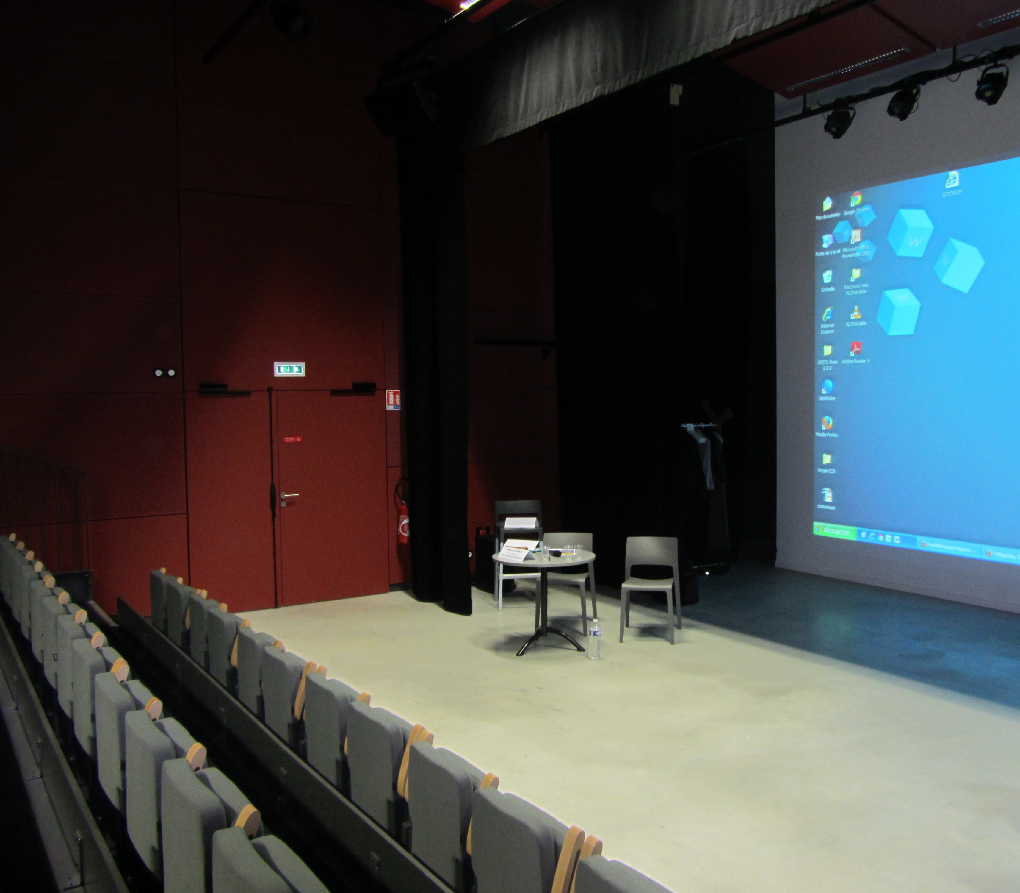 écran dans l'auditorium