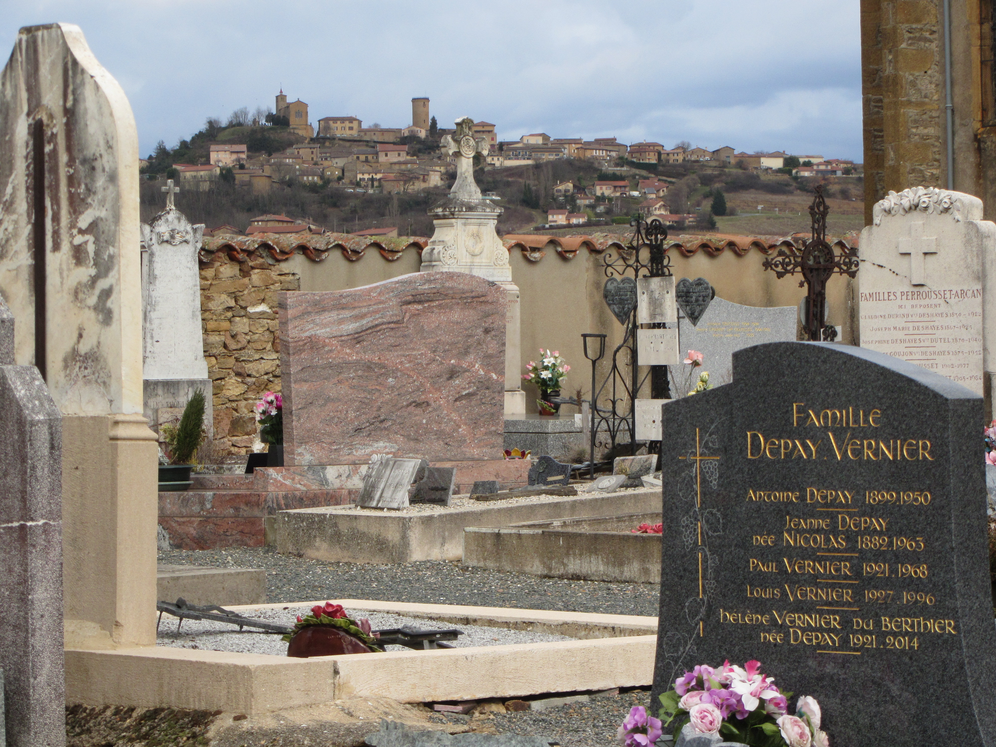 Saint-Laurent-d'Oingt, cimetière